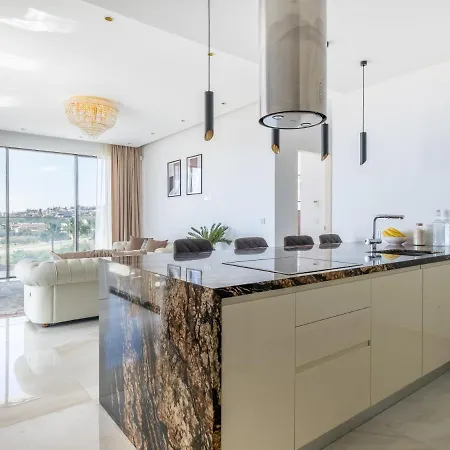 Apartman Sanders Dione Residences - Pleasant 2-bedroom With Sea View *