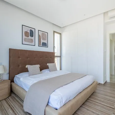 Apartman Sanders Dione Residences - Pleasant 2-bedroom With Sea View *