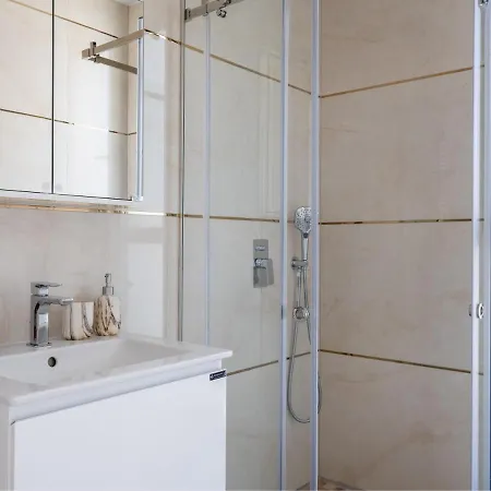 Sanders Dione Residences - Pleasant 2-bedroom With Sea View Apartman
