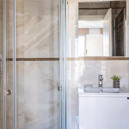 Apartment Sanders Dione Residences - Pleasant 2-bedroom With Sea View
